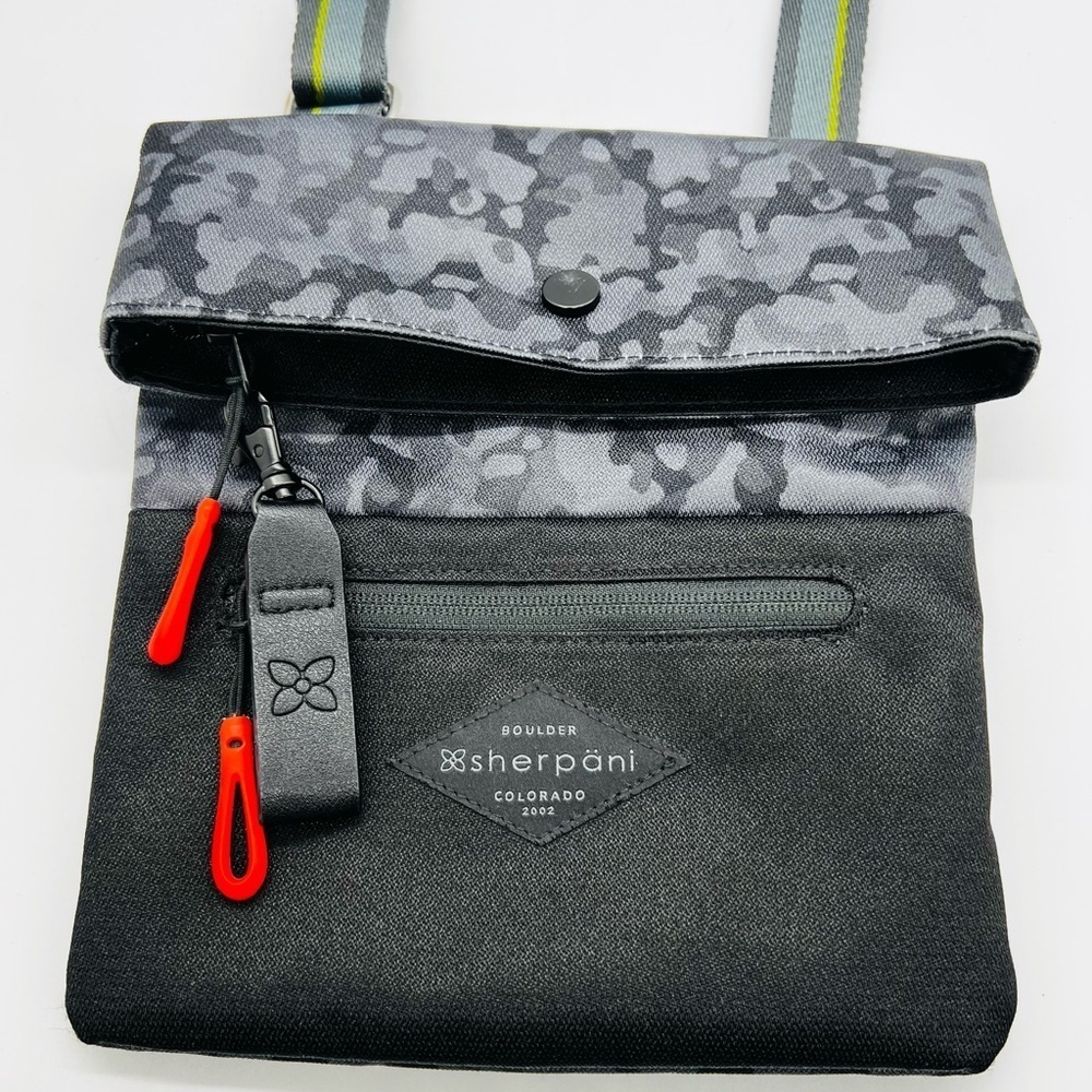 Sherpani Gray and Black Women's Pica Crossbody Bag EUC